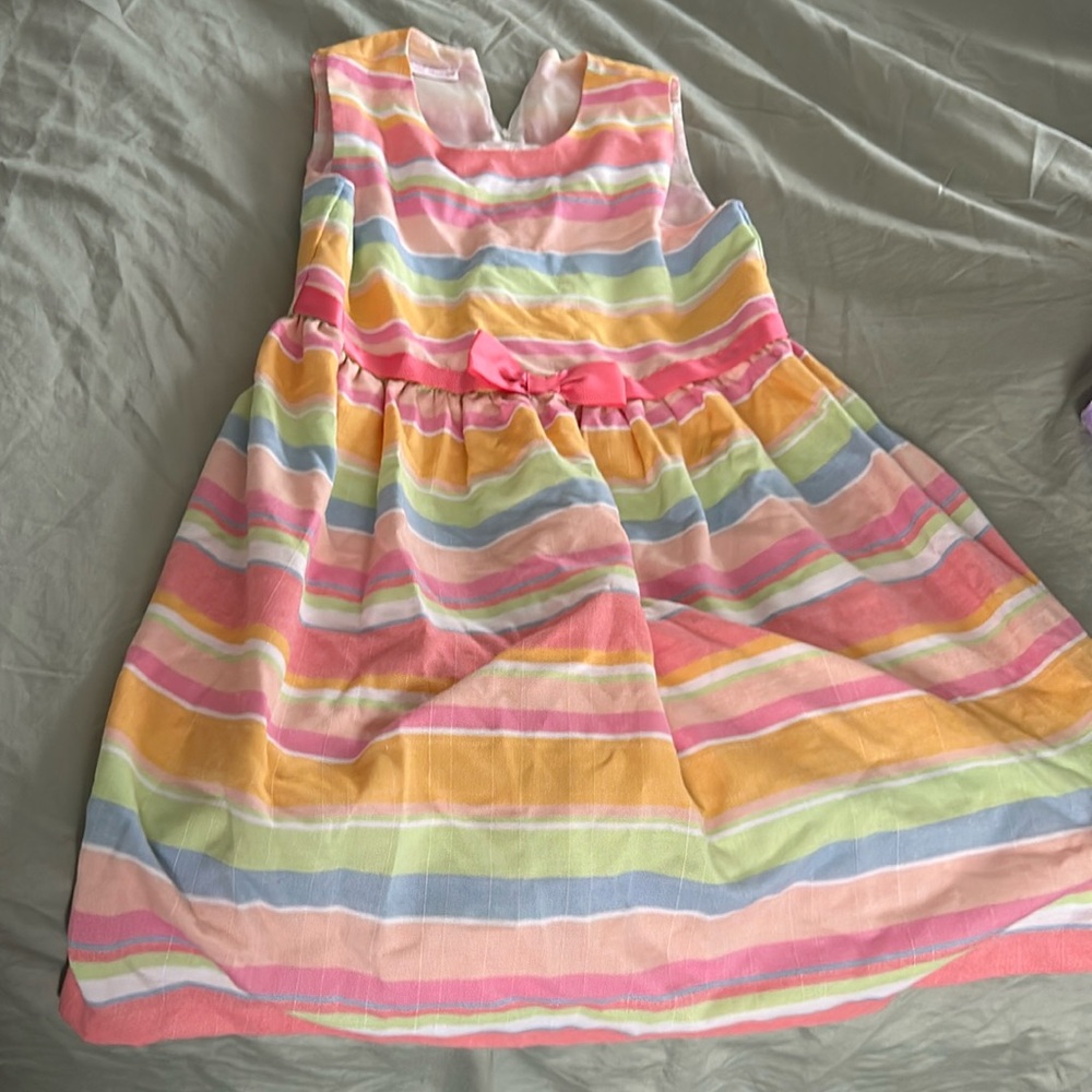 No size listed believed be large size 10/12 or 12/14 gently worn sleeveless dess
